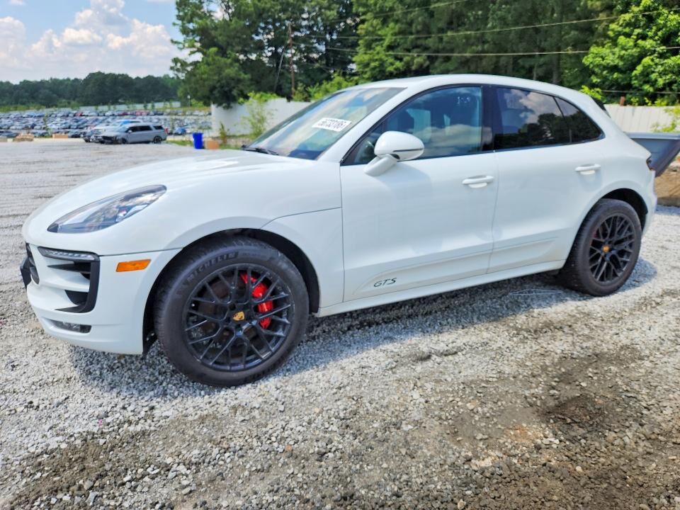 2018 PORSCHE Macan