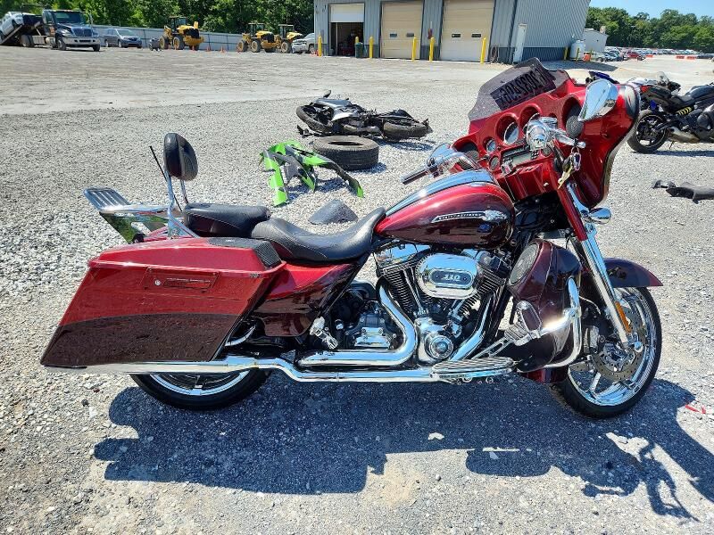 2012 HARLEY DAVIDSON CVO Street Glide