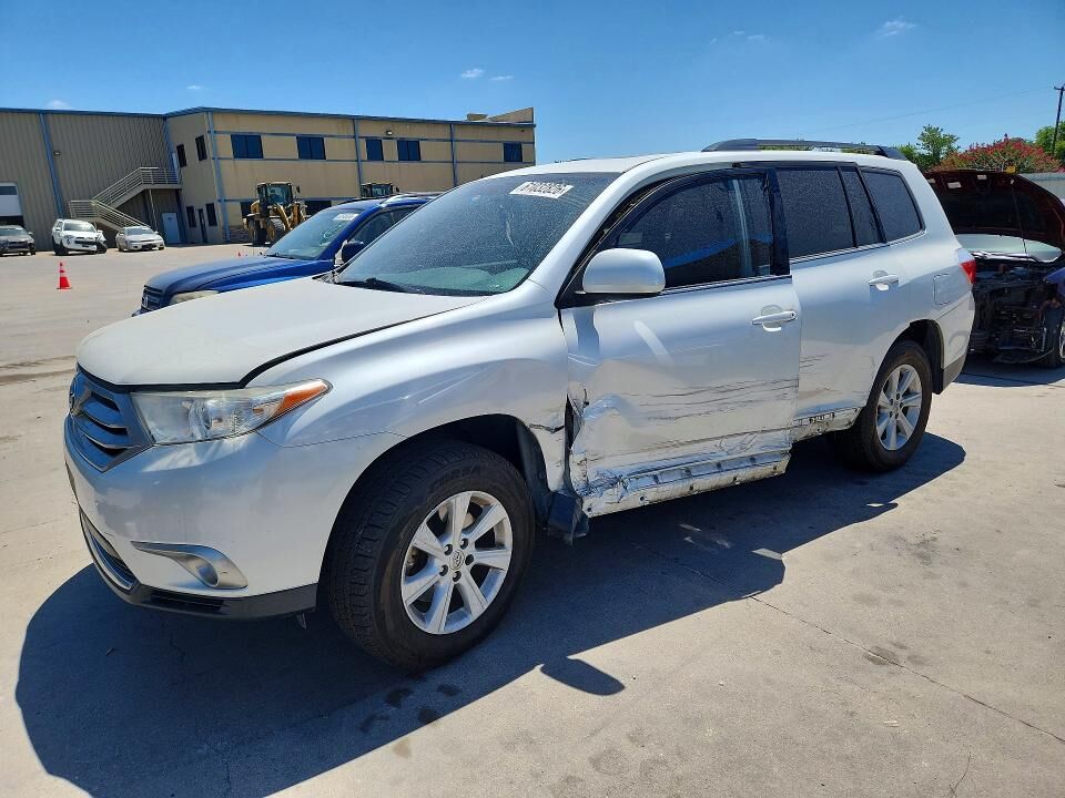 2013 TOYOTA Highlander