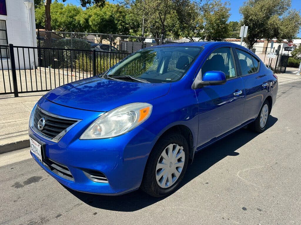 2013 NISSAN Versa