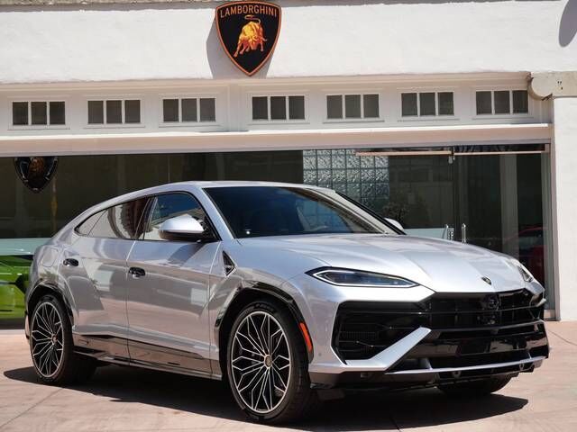 2026 LAMBORGHINI URUS