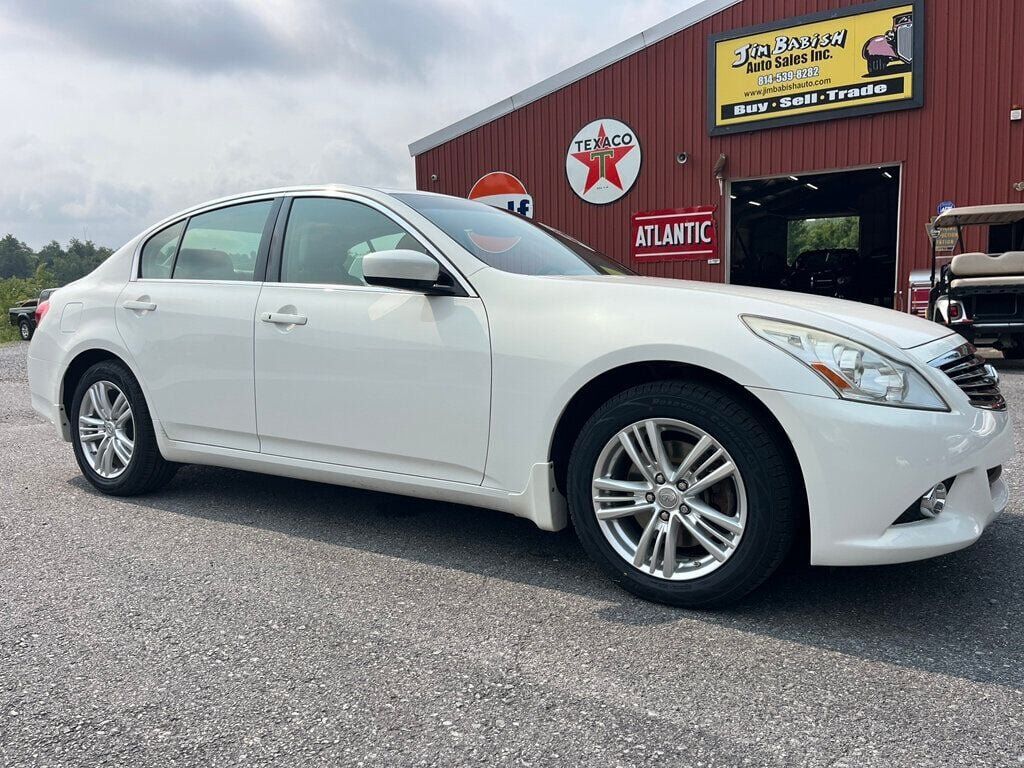 2013 INFINITI G37