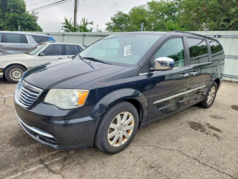 2012 CHRYSLER Town and Country