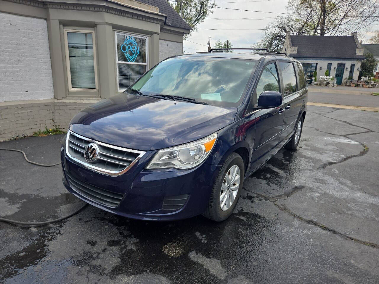2013 VOLKSWAGEN Routan