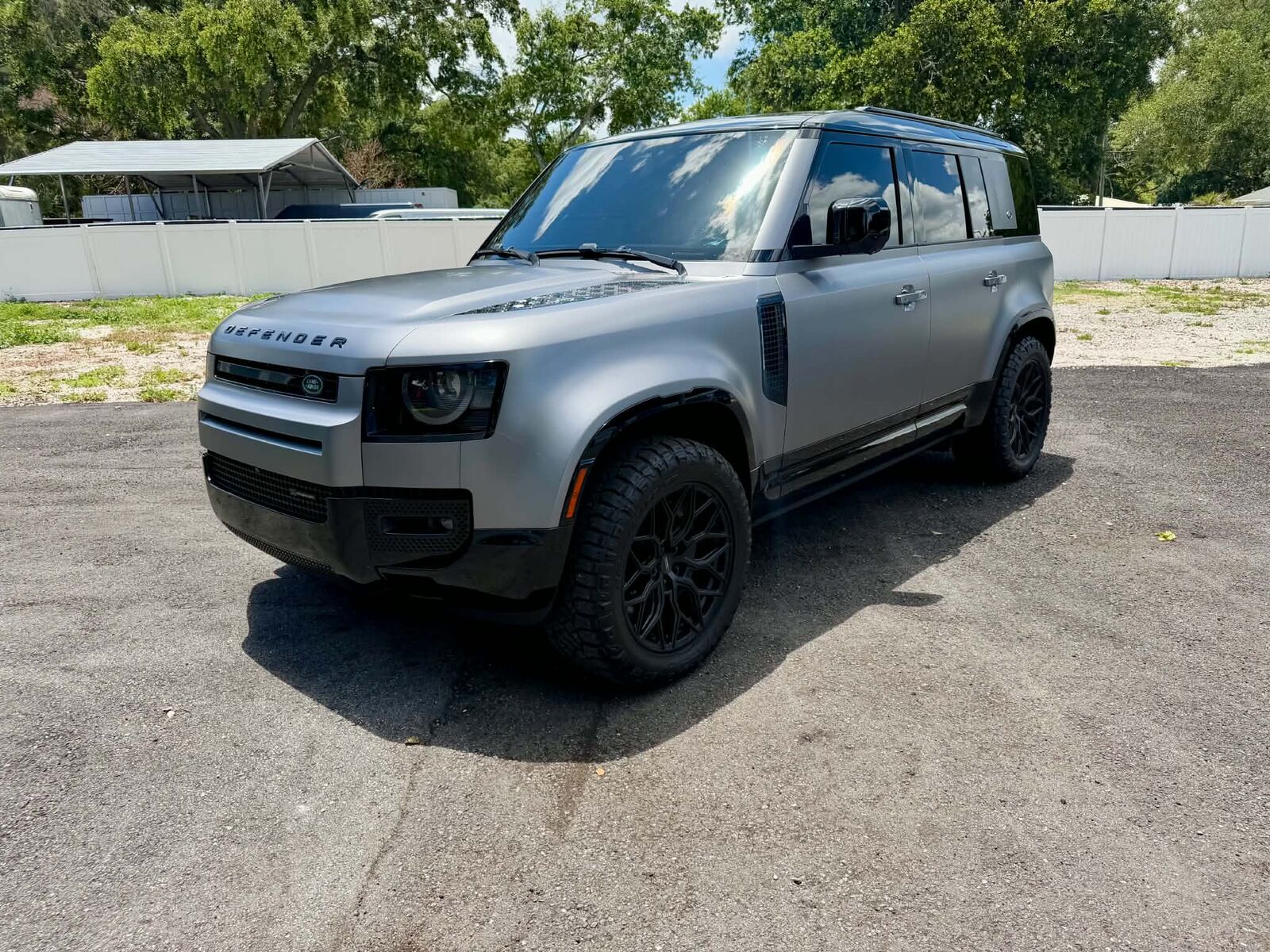 2023 LAND ROVER Defender