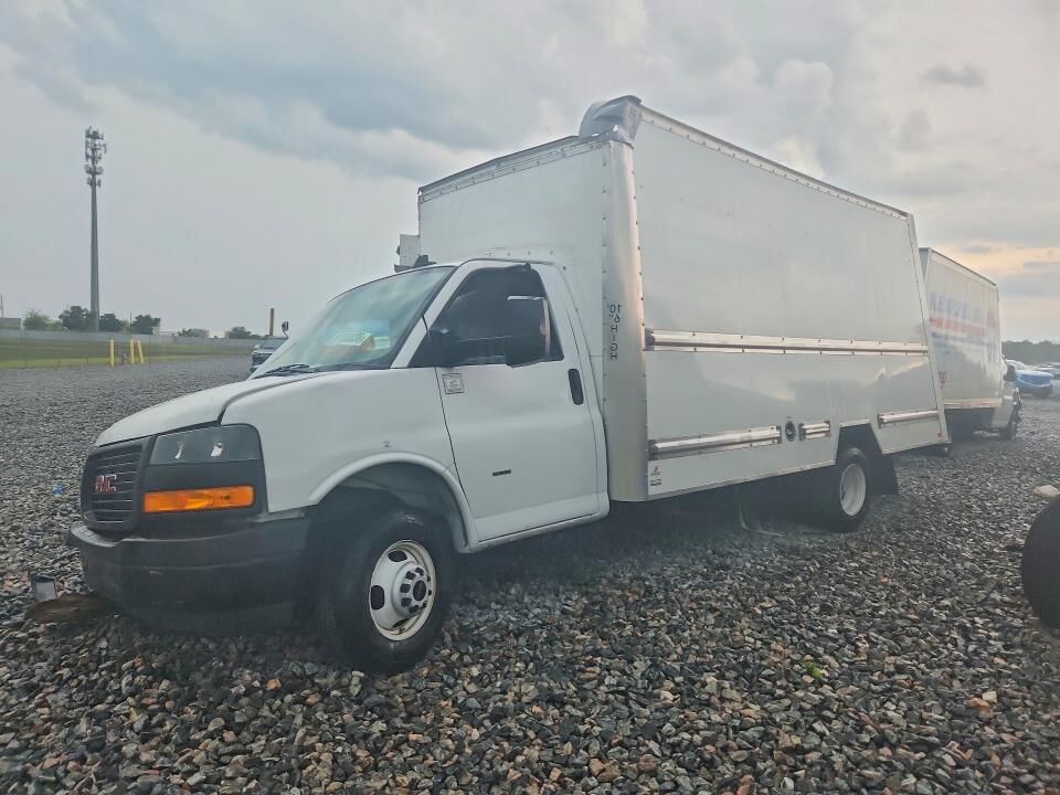 2022 GMC Savana