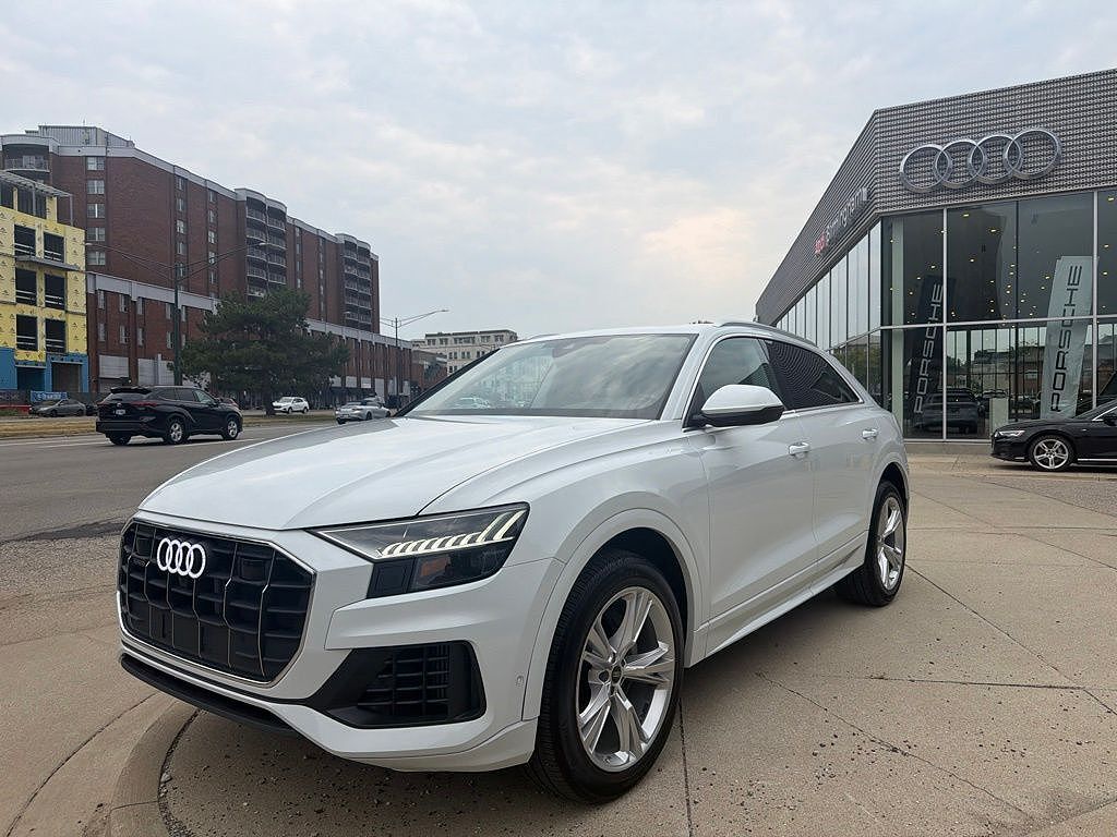 2023 AUDI Q8