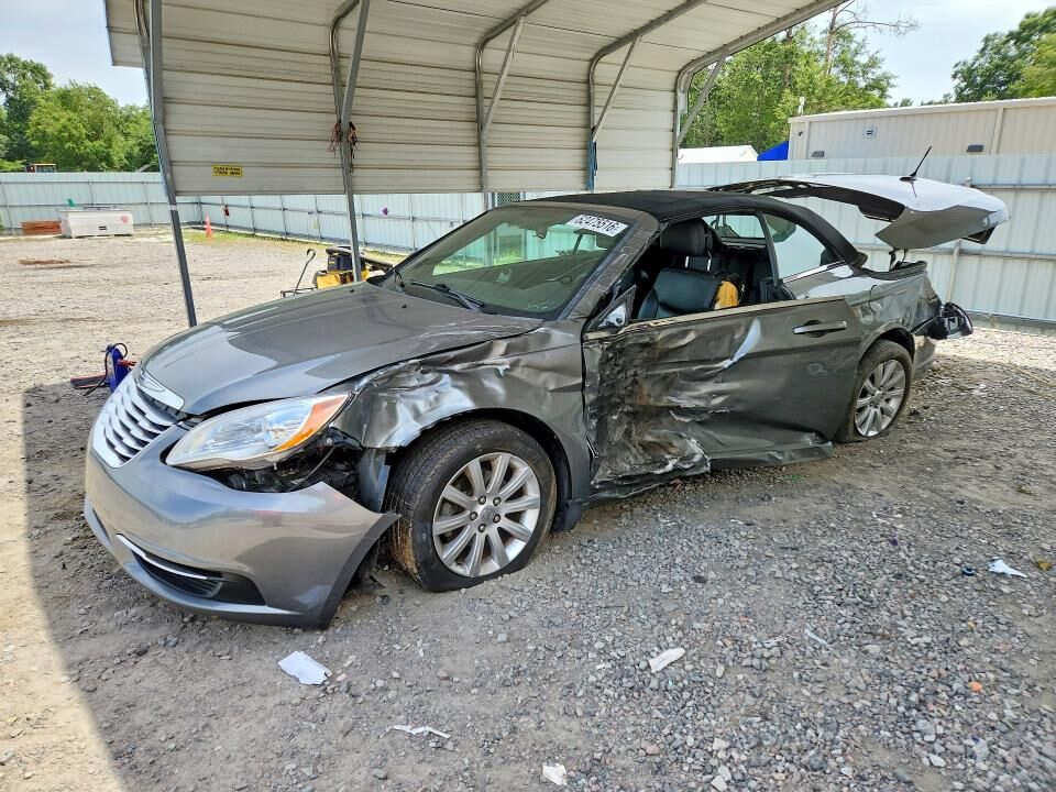 2013 CHRYSLER 200
