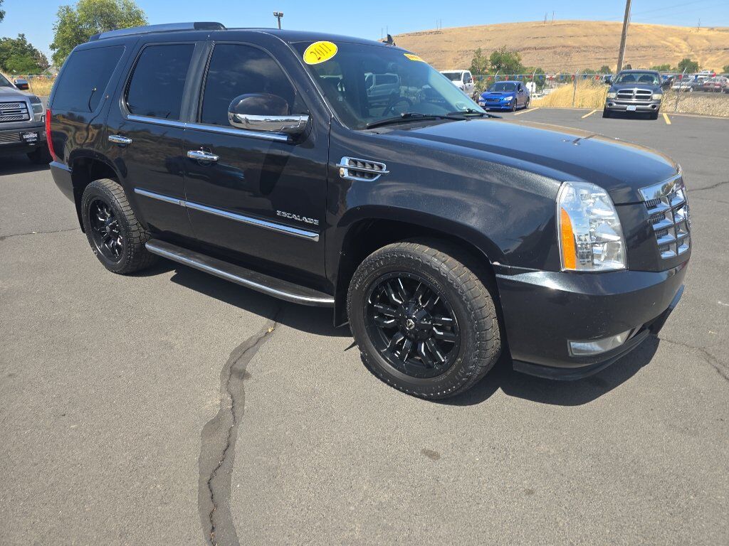 2011 CADILLAC Escalade