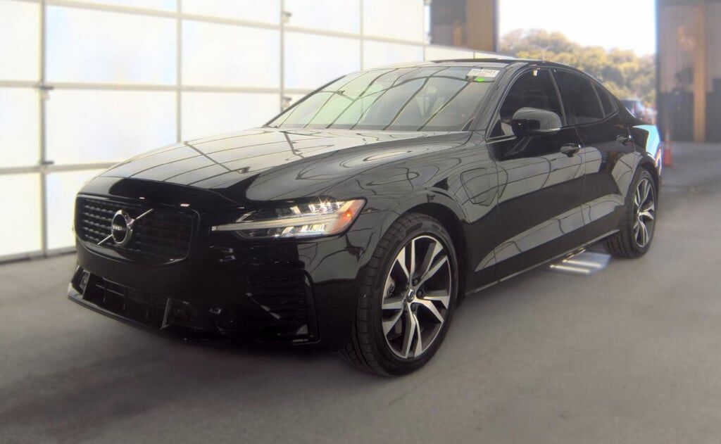2021 VOLVO S60