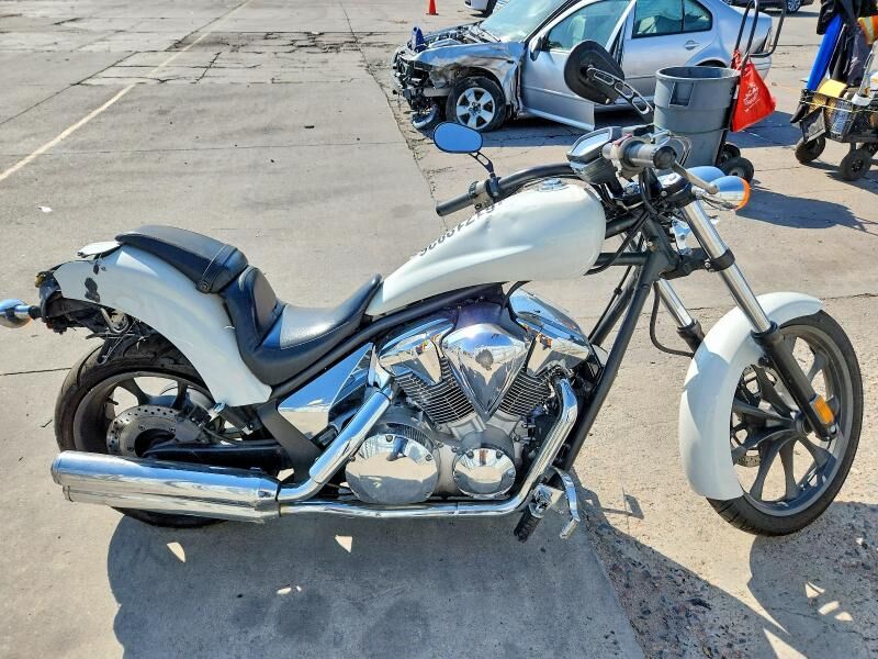 2011 HONDA VT1300