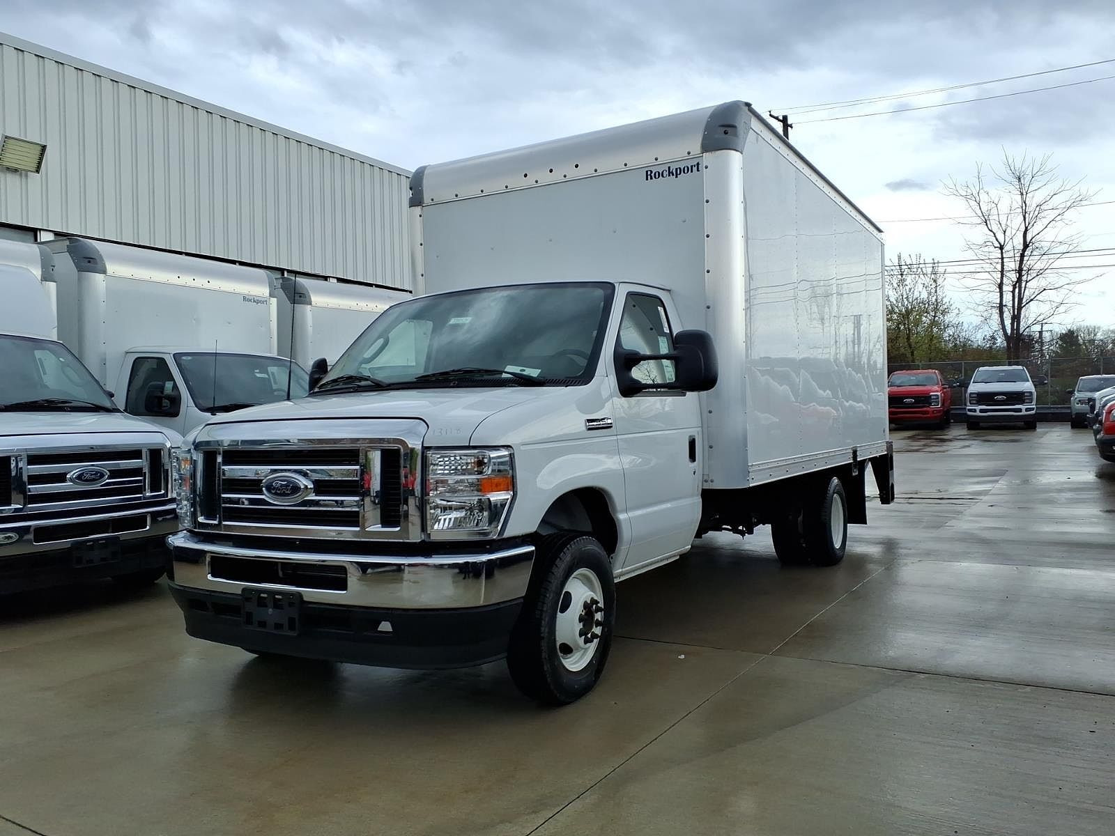 2025 FORD E-350