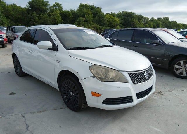 2011 SUZUKI Kizashi