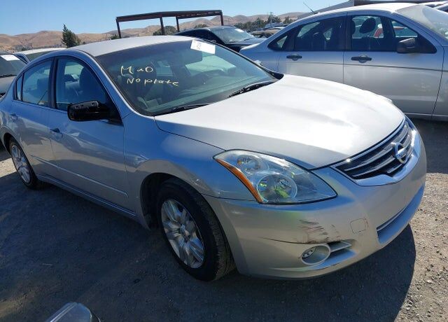 2012 NISSAN Altima