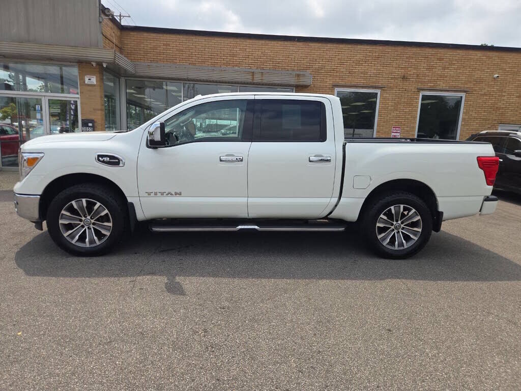 2017 NISSAN Titan