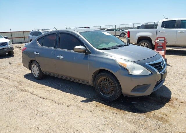 2016 NISSAN Versa