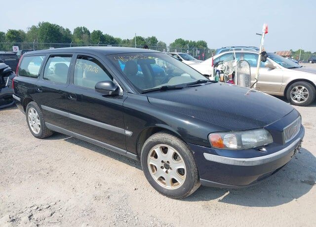 2002 VOLVO V70