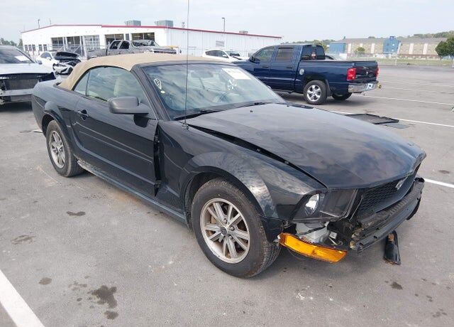 2005 FORD Mustang