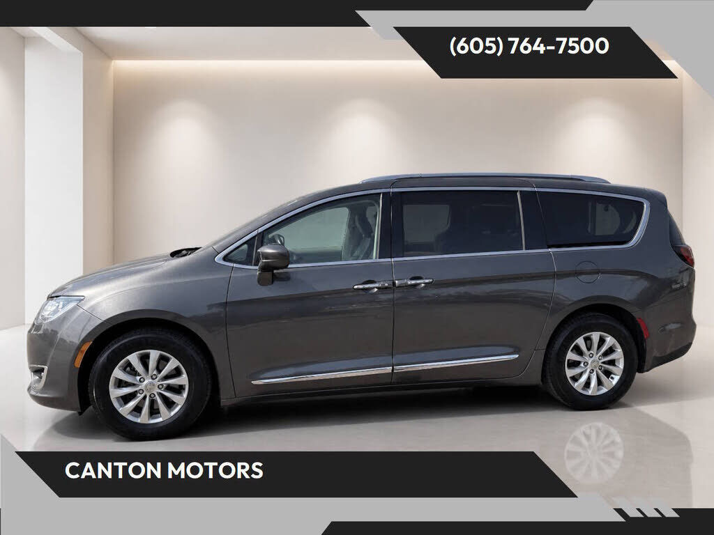 2019 CHRYSLER Pacifica