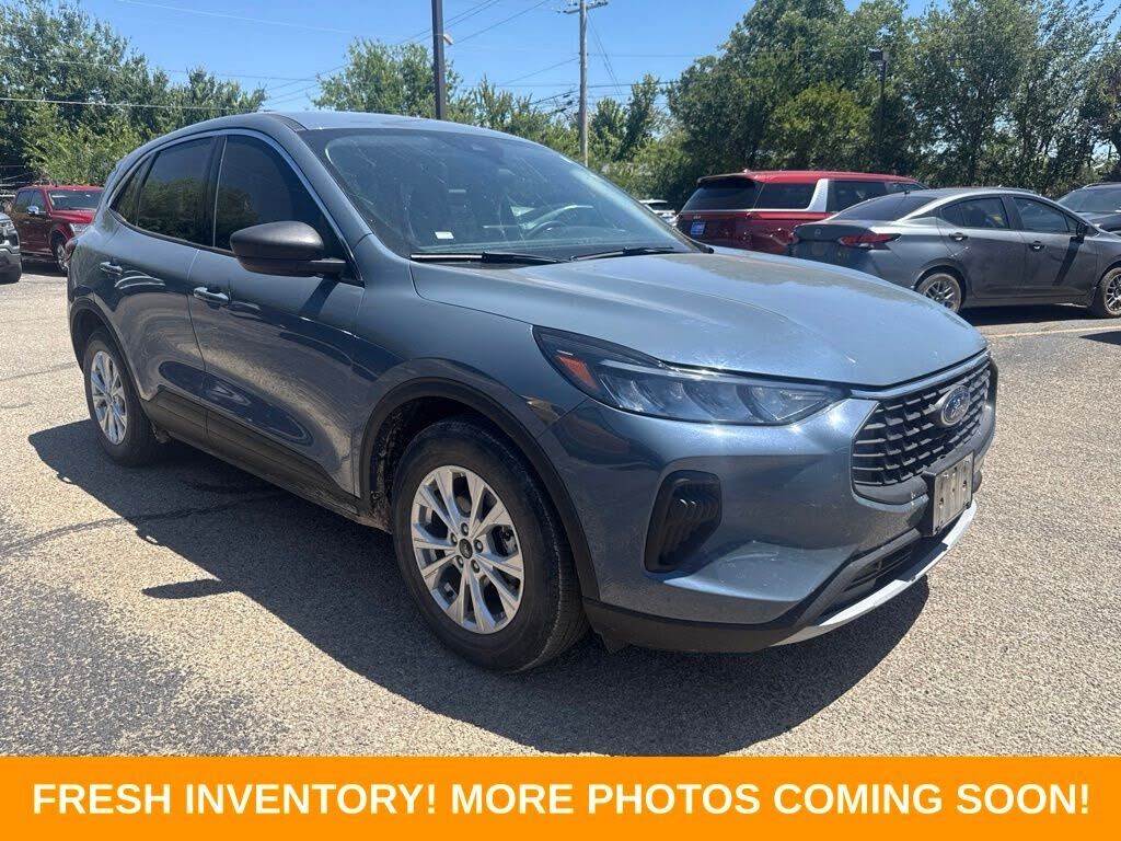 2023 FORD Escape