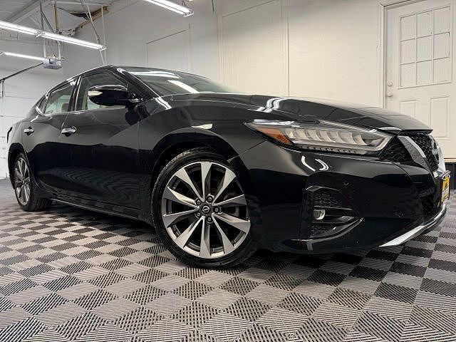 2023 NISSAN Maxima