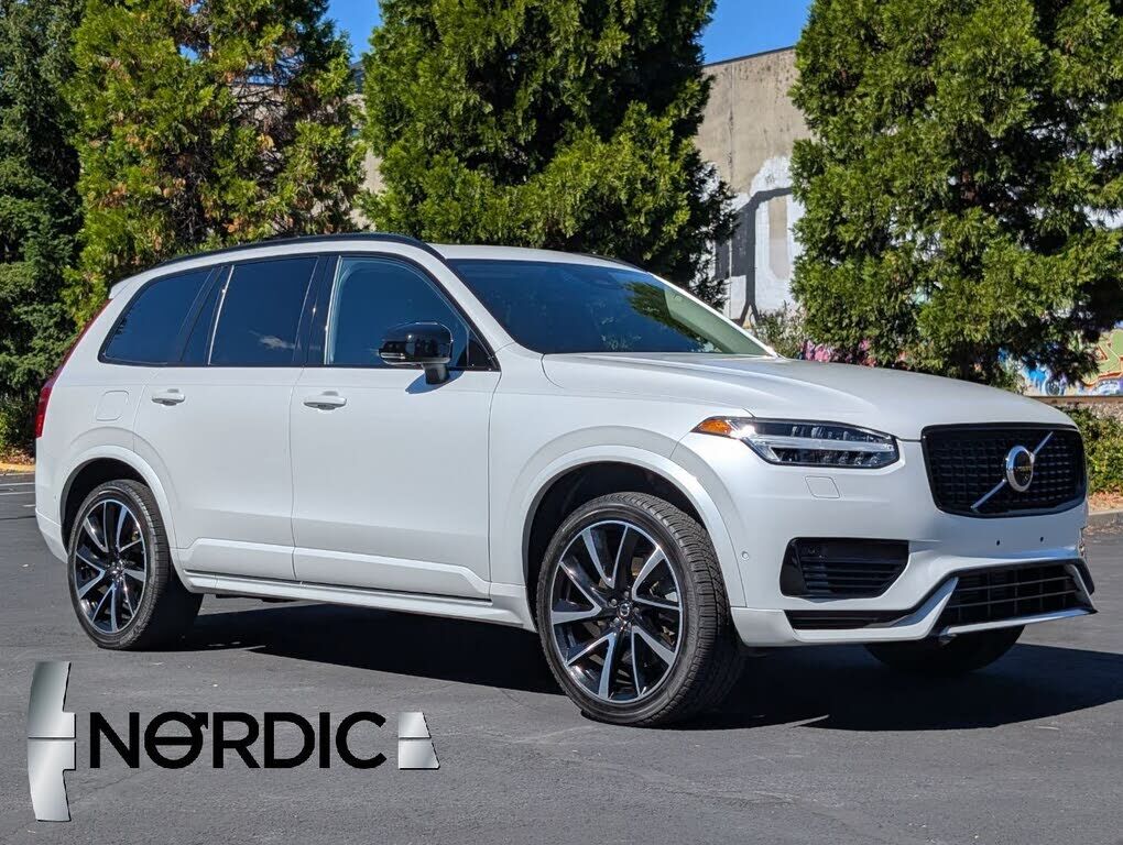 2023 VOLVO XC90