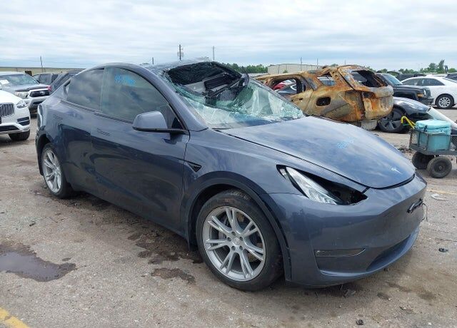 2022 TESLA Model Y