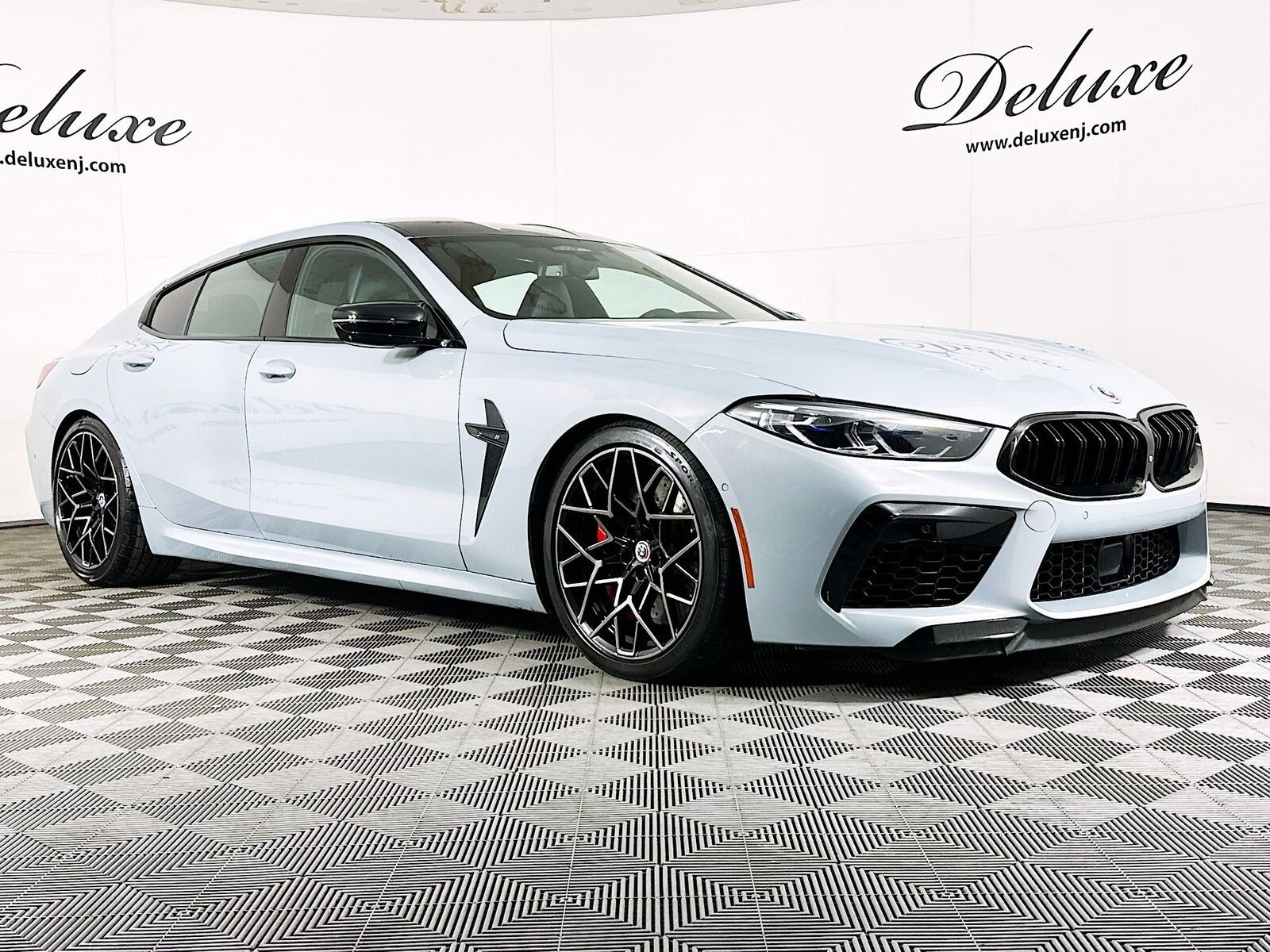 2022 BMW M8