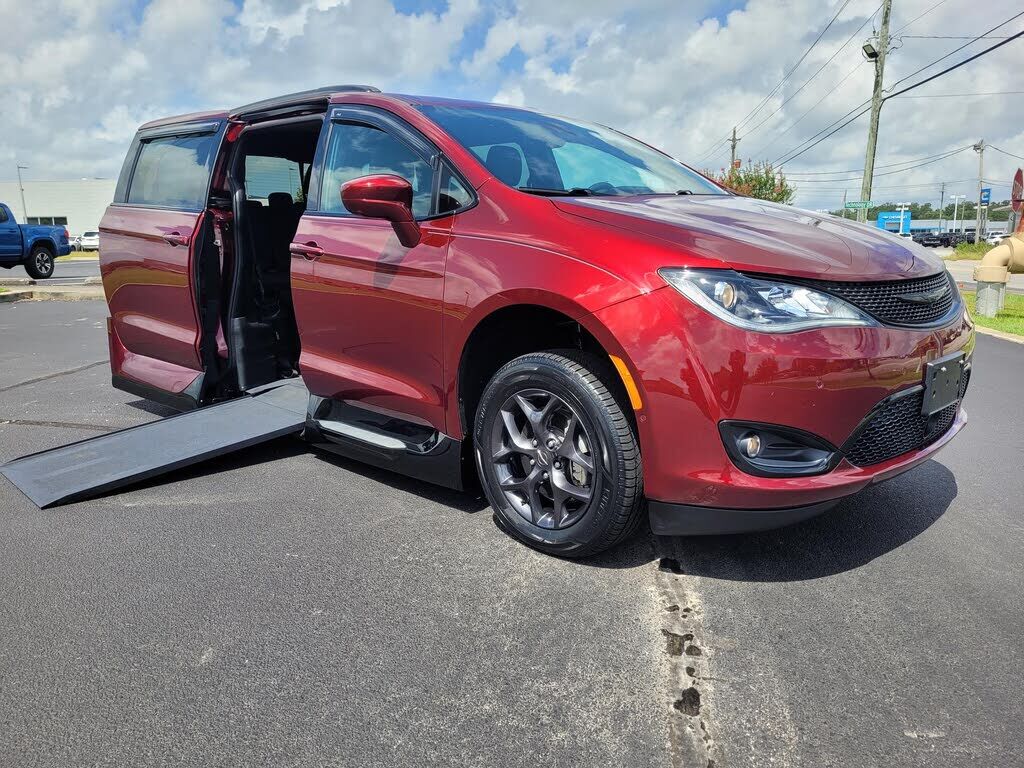 2019 CHRYSLER Pacifica