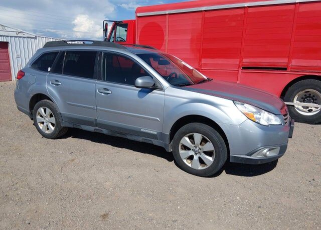 2012 SUBARU Outback