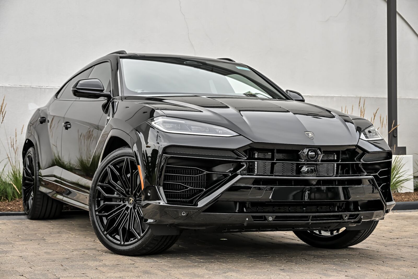 2026 LAMBORGHINI URUS