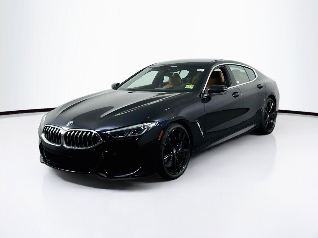 2022 BMW M8