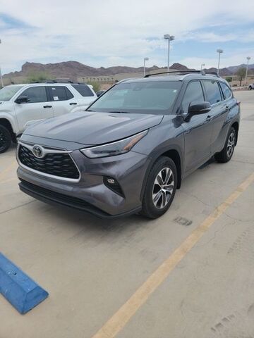 2022 TOYOTA Highlander