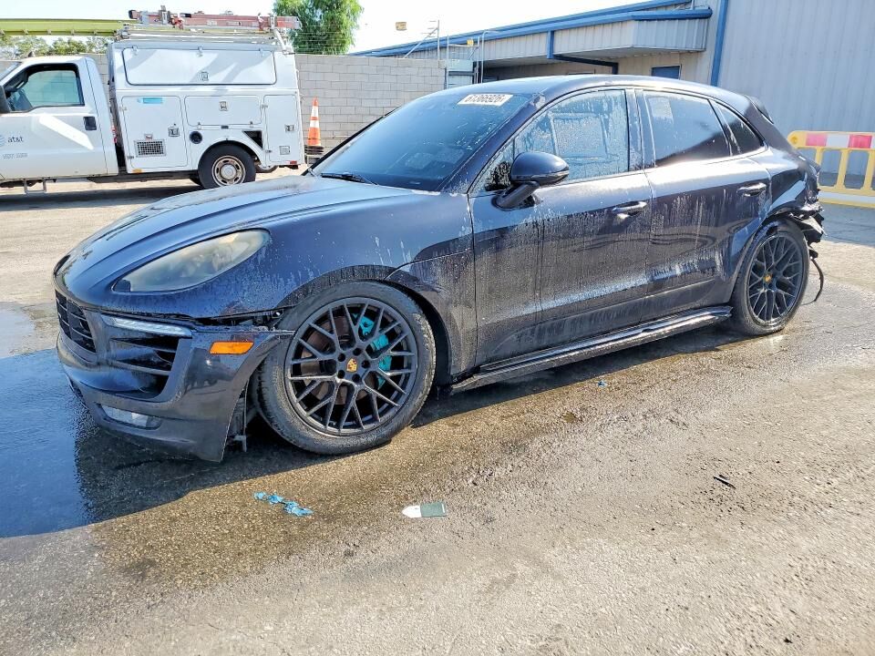 2017 PORSCHE Macan