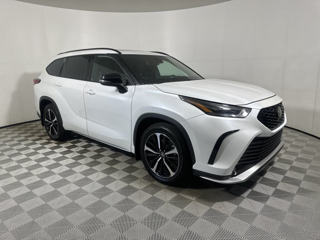 2022 TOYOTA Highlander