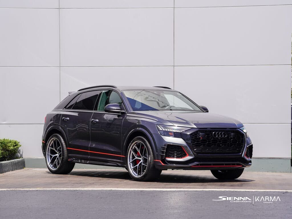2022 AUDI RS Q8