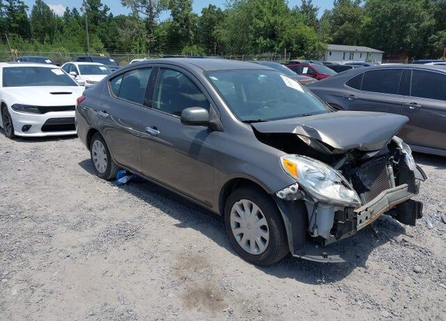 2014 NISSAN Versa