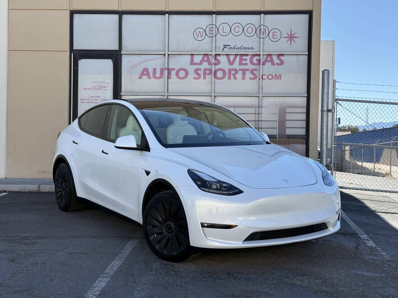 2023 TESLA Model Y