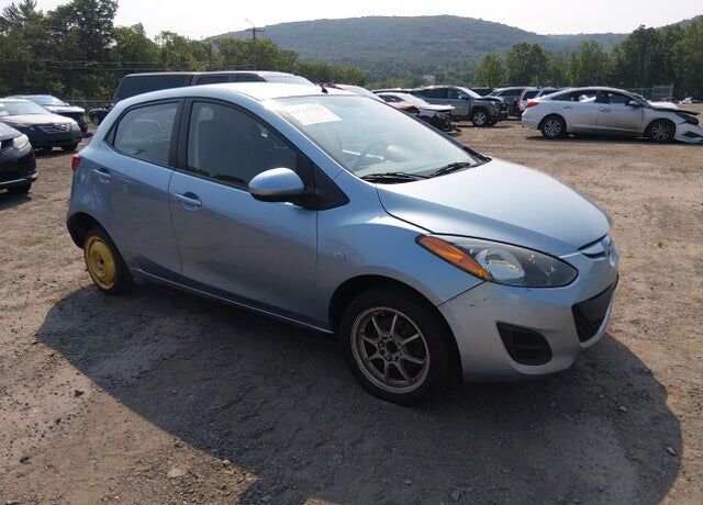 2013 MAZDA Mazda2