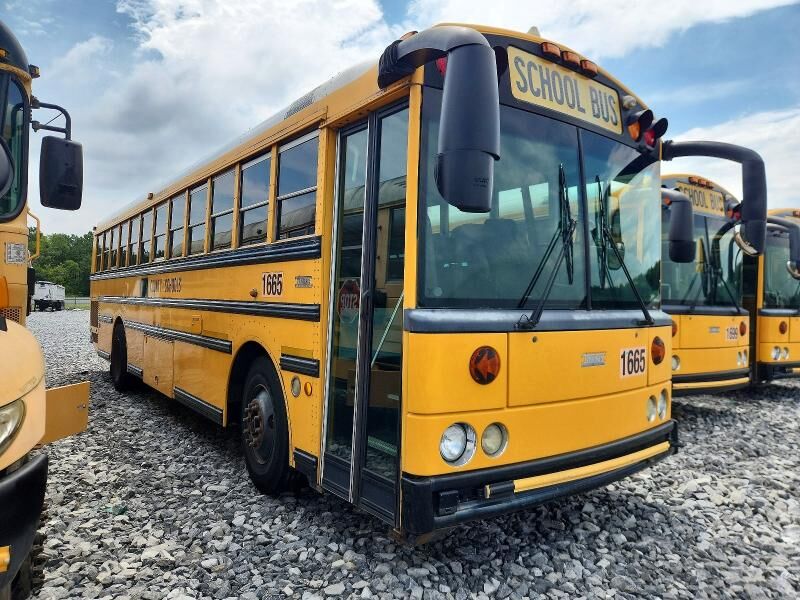 2004 THOMAS BUILT HDX
