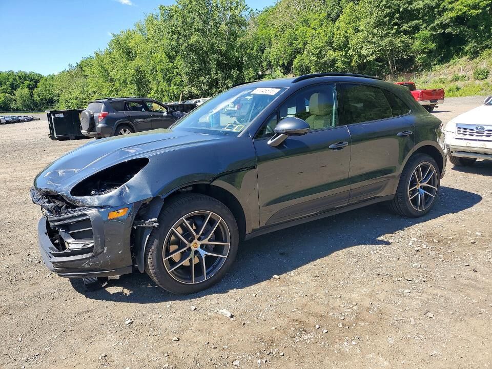 2026 PORSCHE Macan
