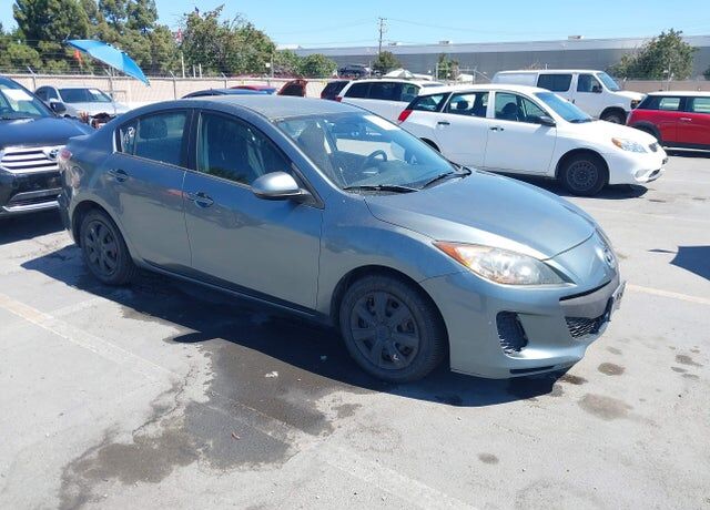 2013 MAZDA Mazda3