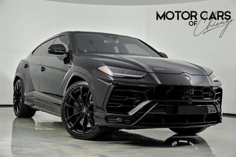 2022 LAMBORGHINI URUS