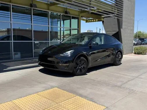 2024 TESLA Model Y