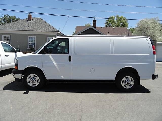 2017 GMC Savana