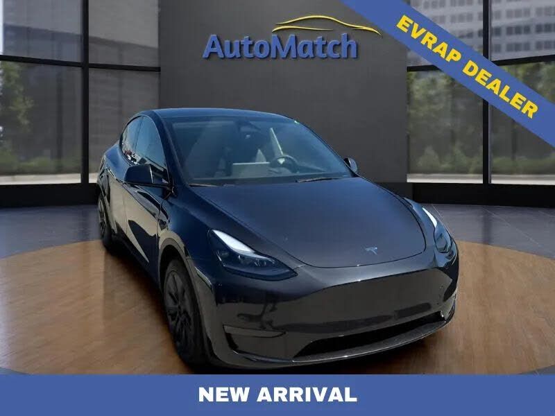 2024 TESLA Model Y