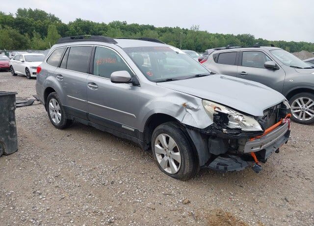 2011 SUBARU Outback