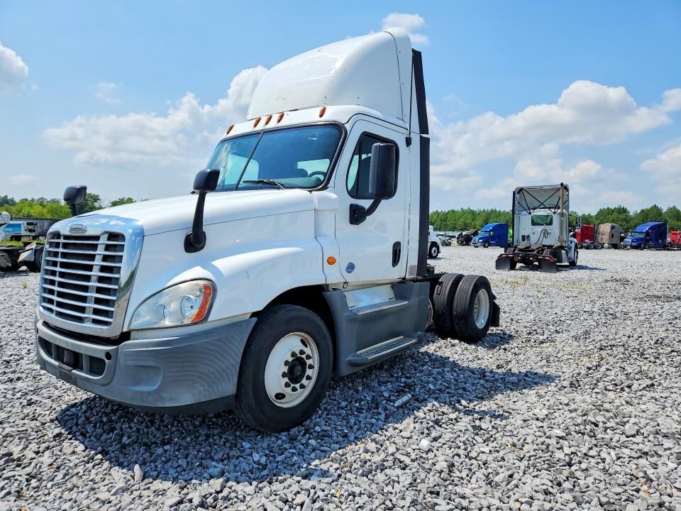 2015 FREIGHTLINER Cascadia