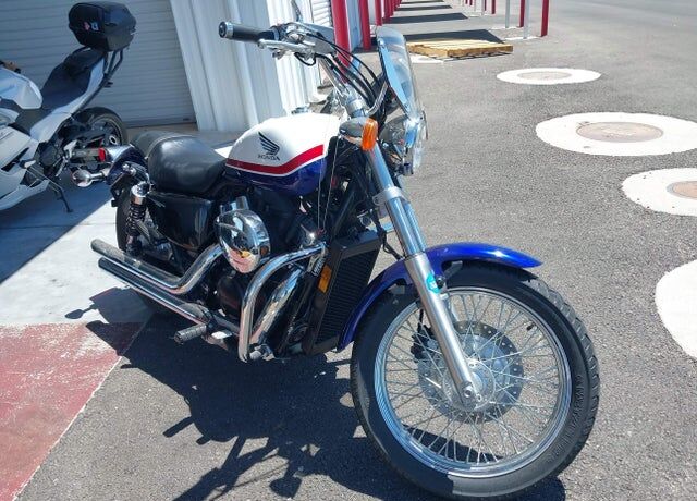 2011 HONDA VT750