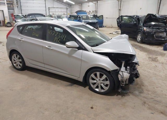 2012 HYUNDAI Accent